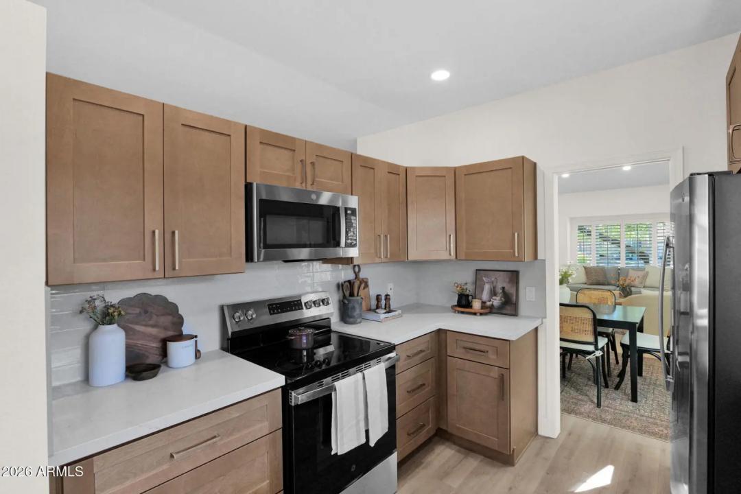 Real Estate Picture 8