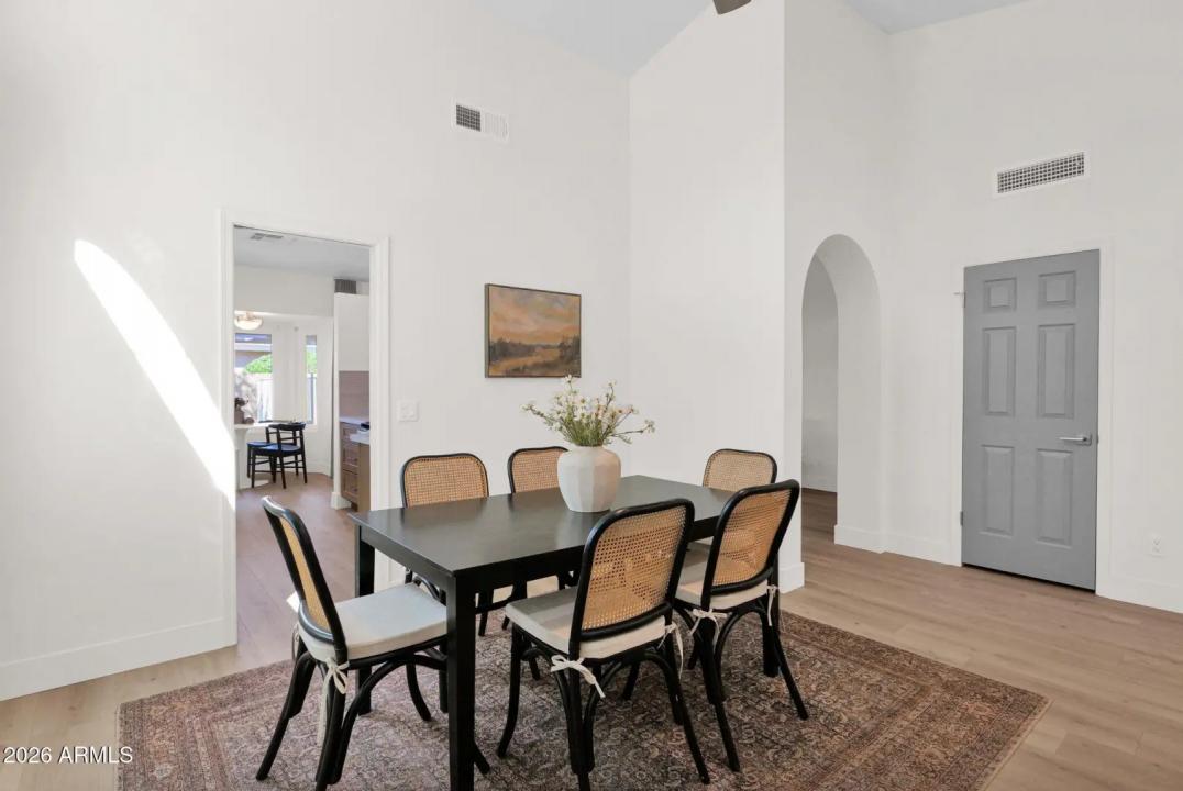 Real Estate Picture 22