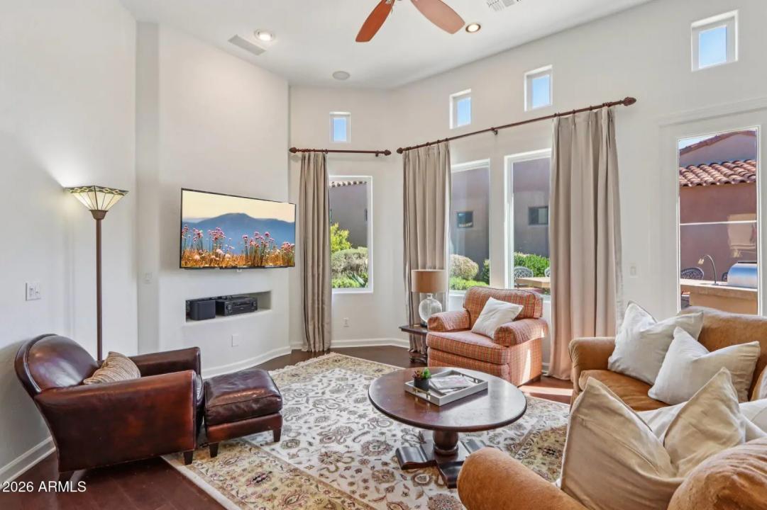 Real Estate Picture 7