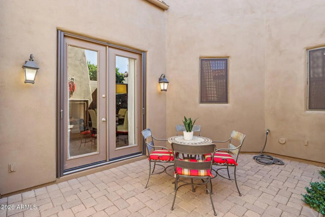 Real Estate Picture 17