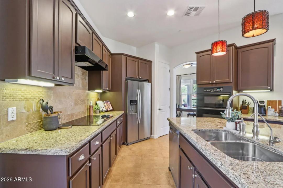 Real Estate Picture 11