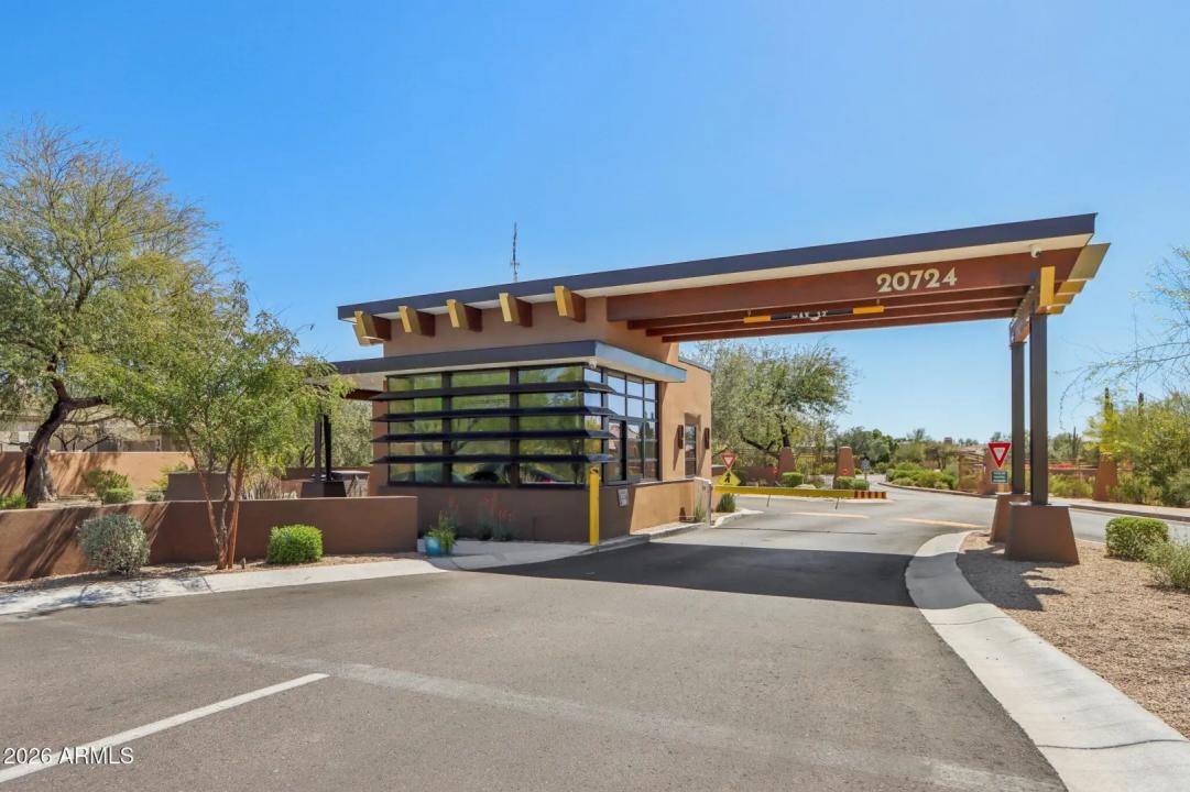 Real Estate Picture 1