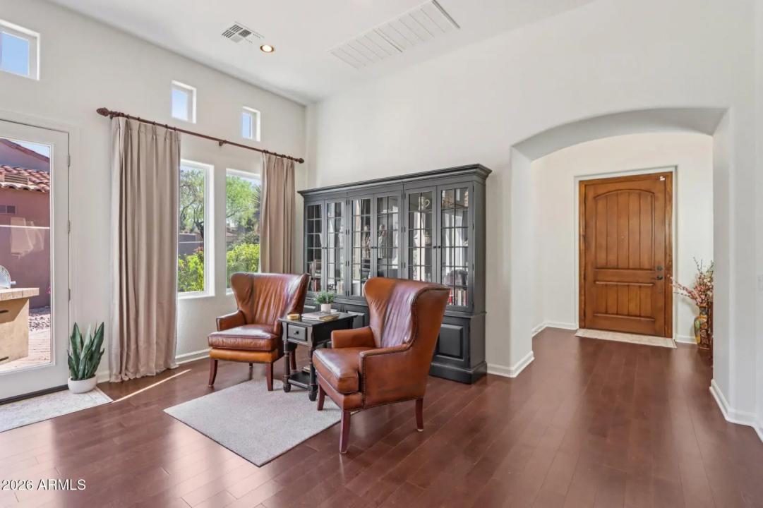 Real Estate Picture 5