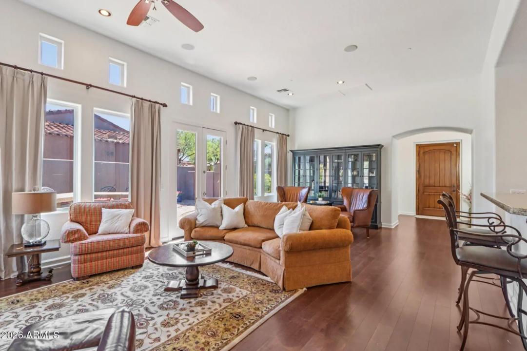 Real Estate Picture 6