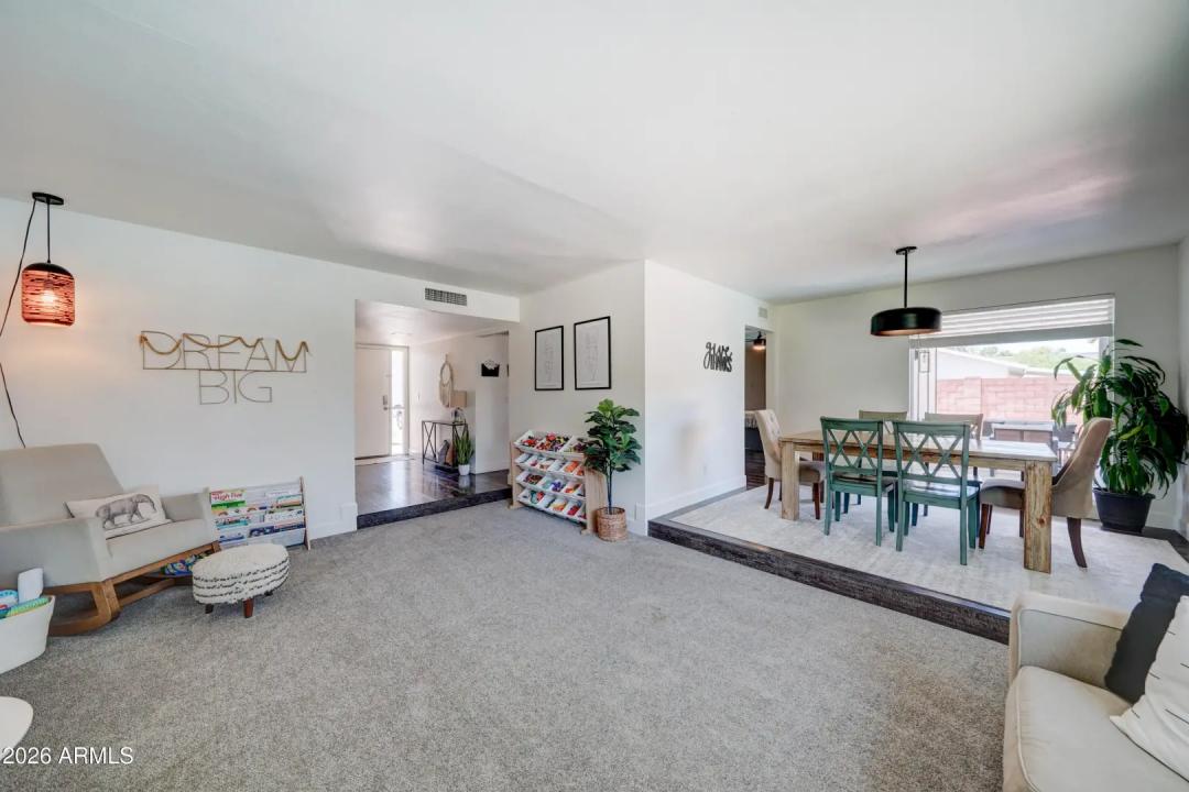 Real Estate Picture 3