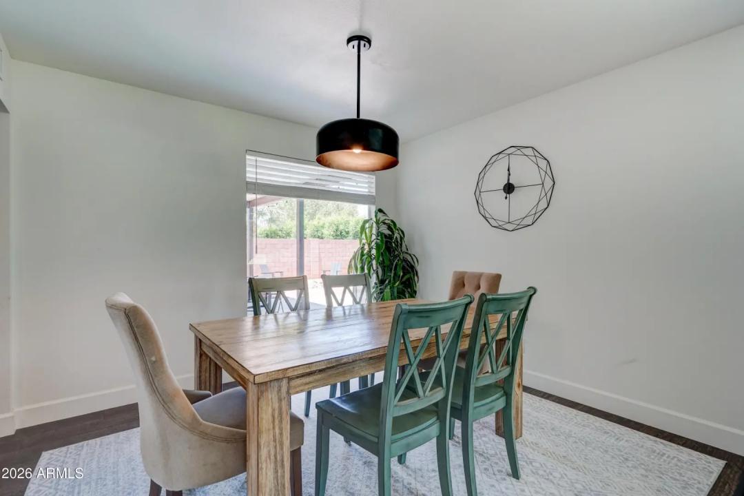 Real Estate Picture 4