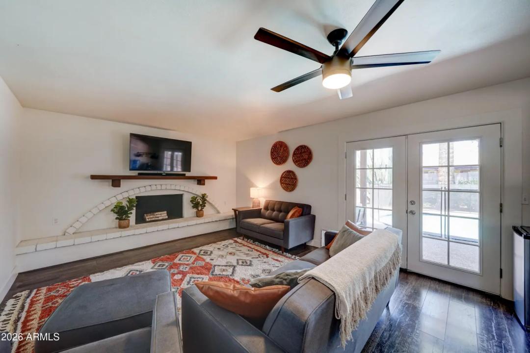 Real Estate Picture 5