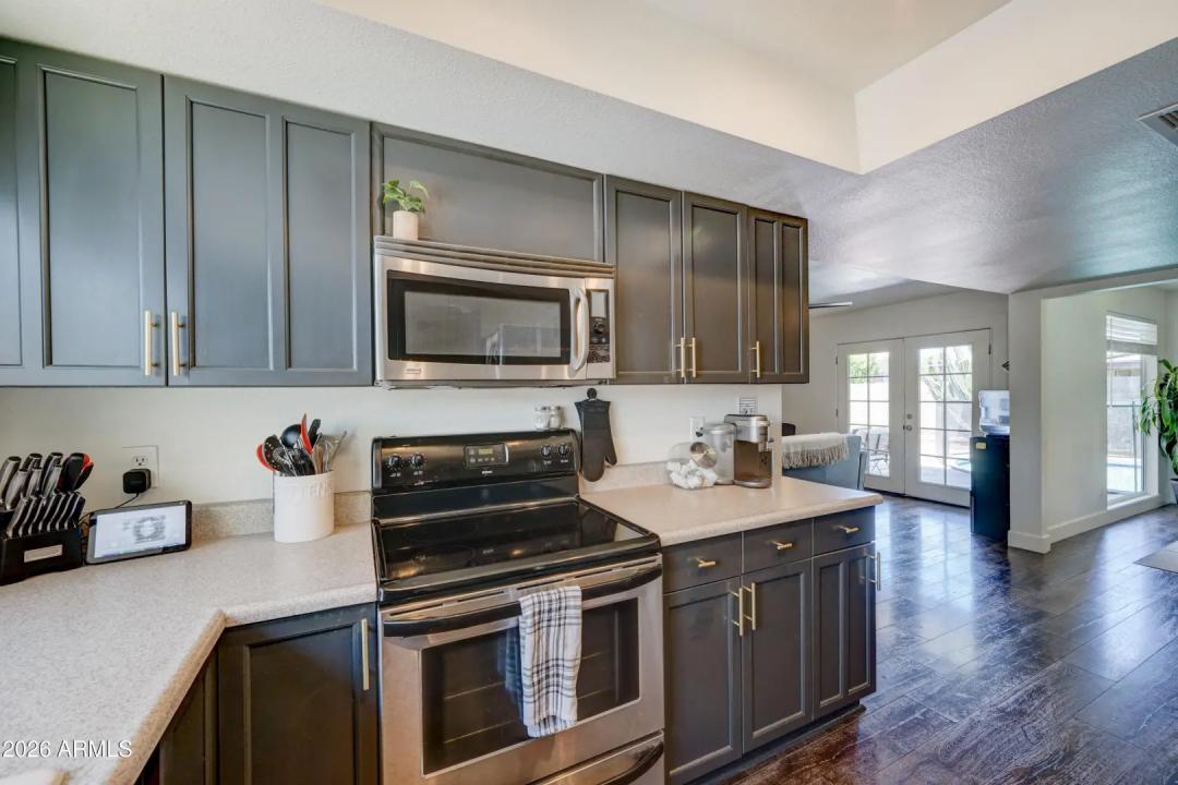 Real Estate Picture 7