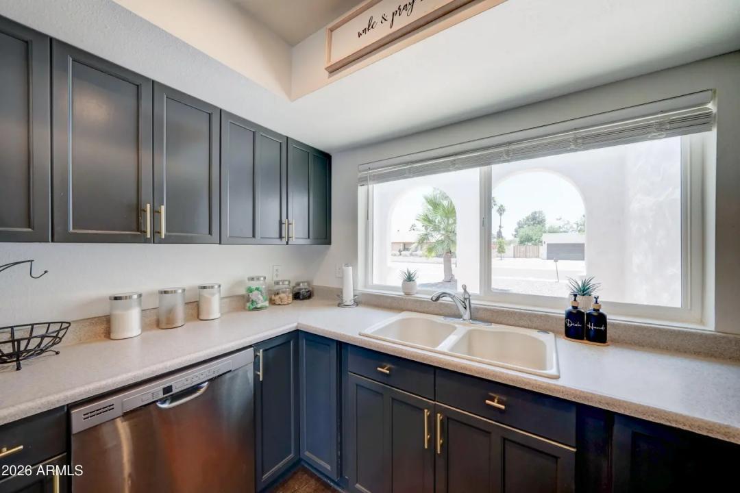 Real Estate Picture 8