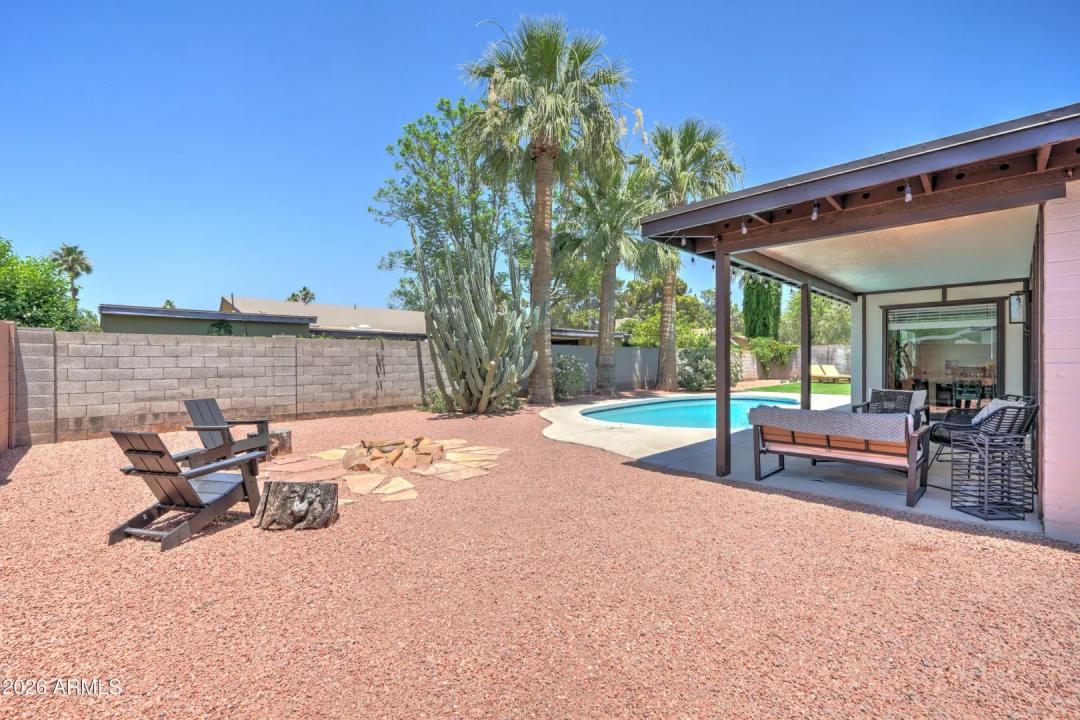 Real Estate Picture 17