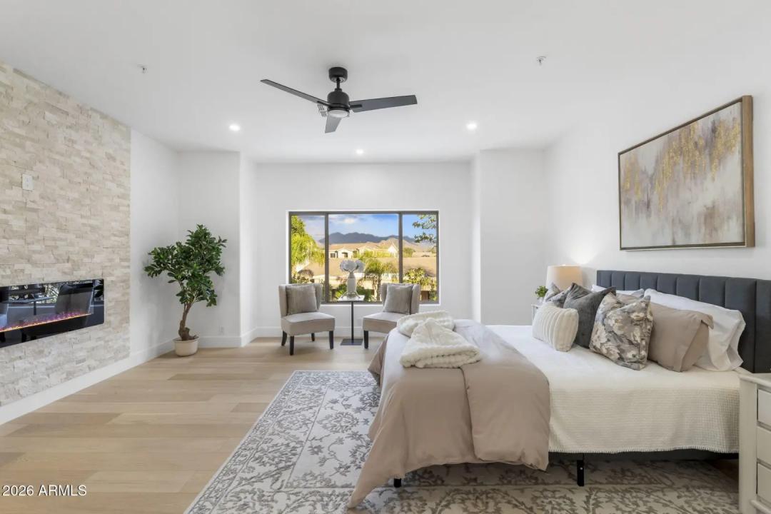 Real Estate Picture 14