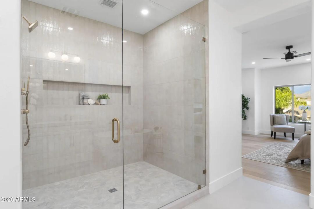 Real Estate Picture 16