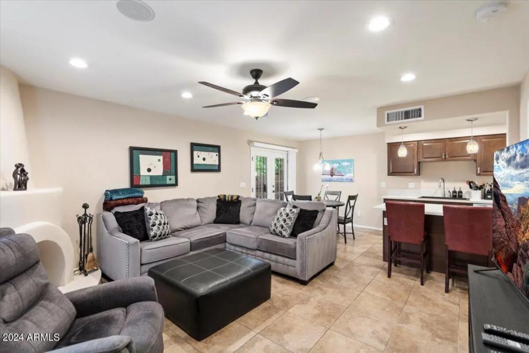 Real Estate Picture 5