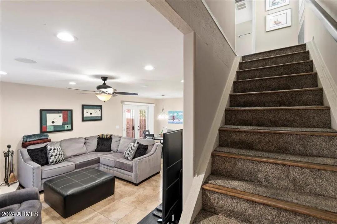 Real Estate Picture 11