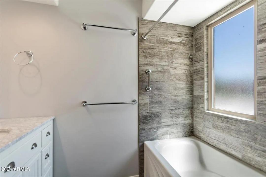 Real Estate Picture 15