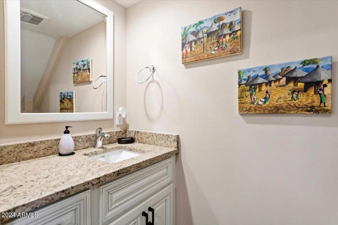 Real Estate Picture 17