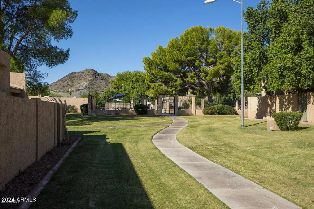 Real Estate Picture 23