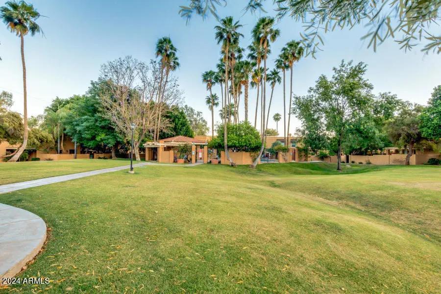 Real Estate Picture 24