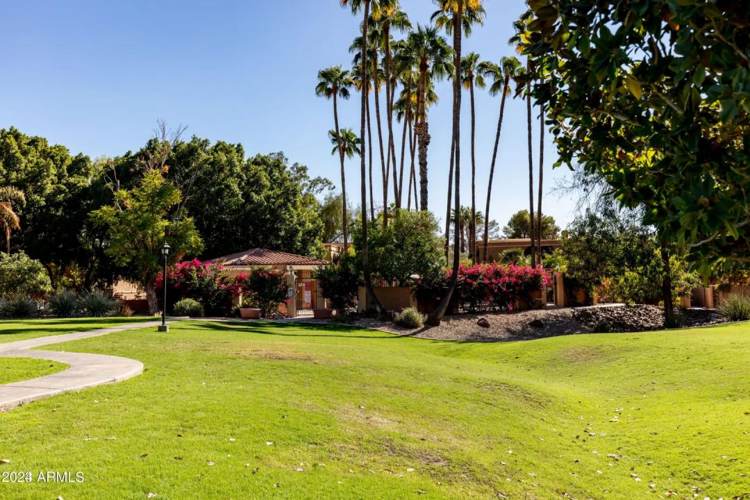 Real Estate Picture 30