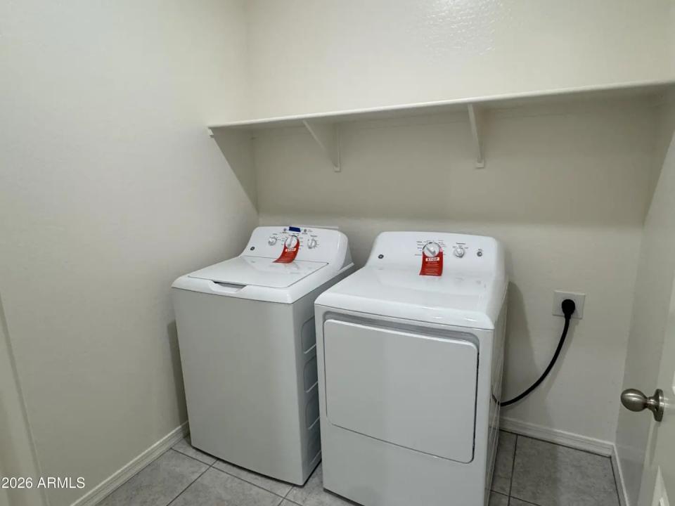 Real Estate Picture 4