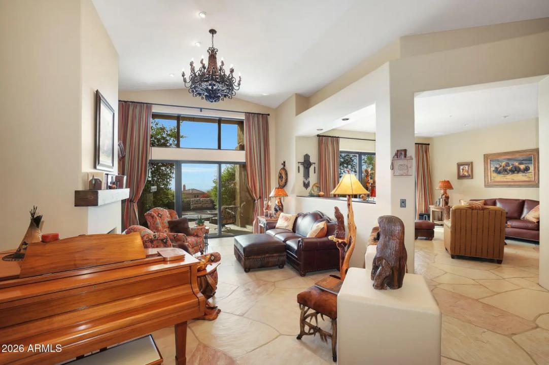 Real Estate Picture 11