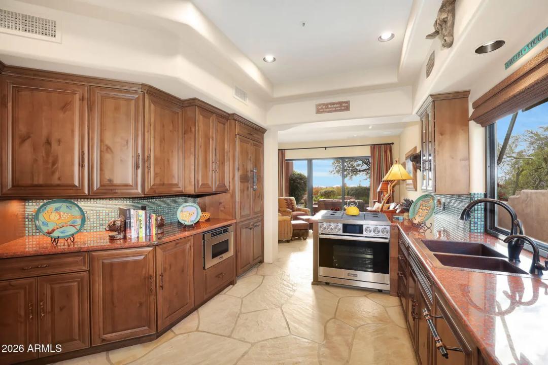 Real Estate Picture 15