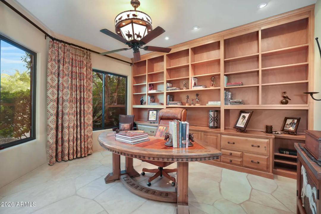 Real Estate Picture 4