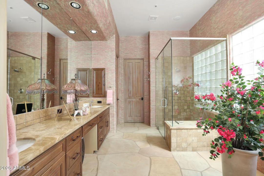 Real Estate Picture 23