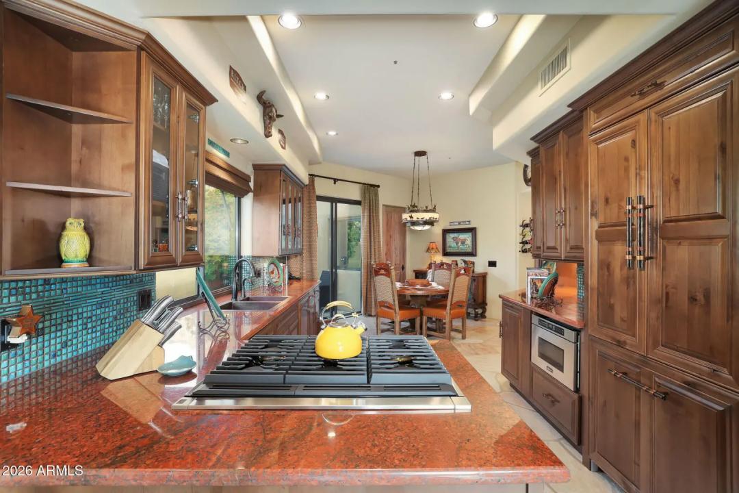 Real Estate Picture 17