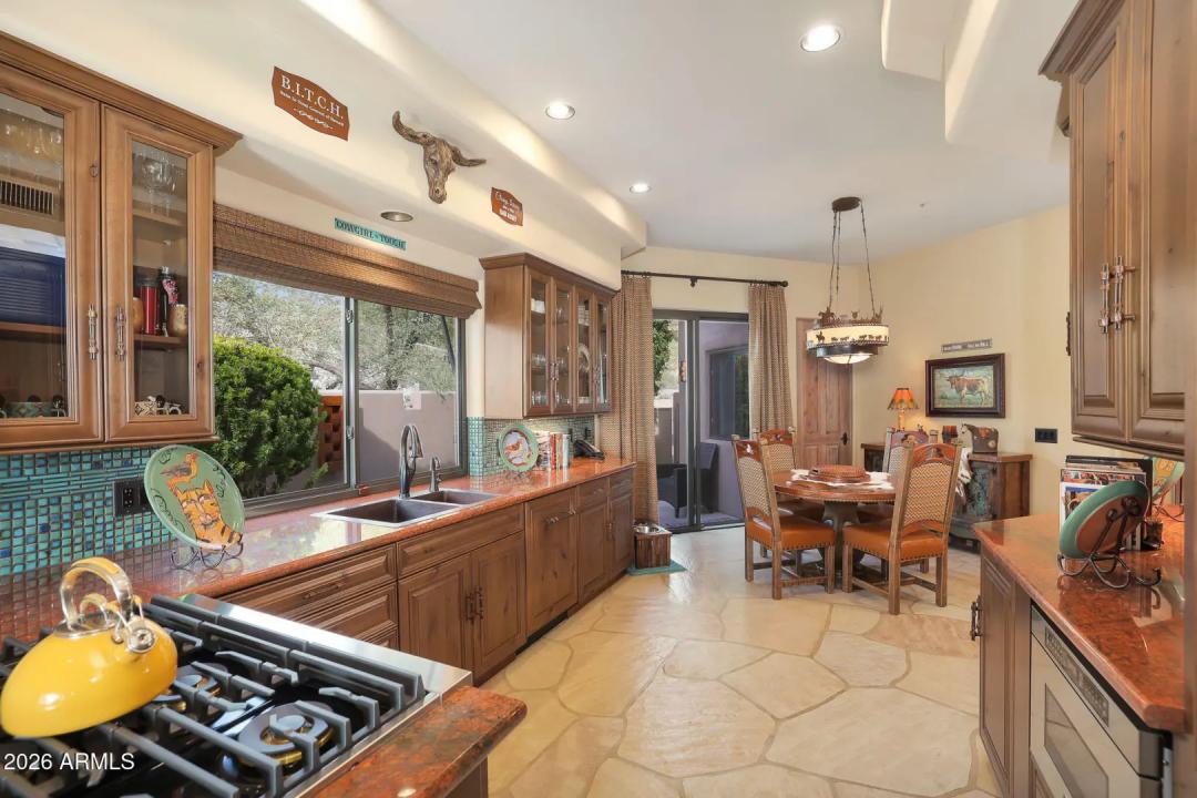 Real Estate Picture 16