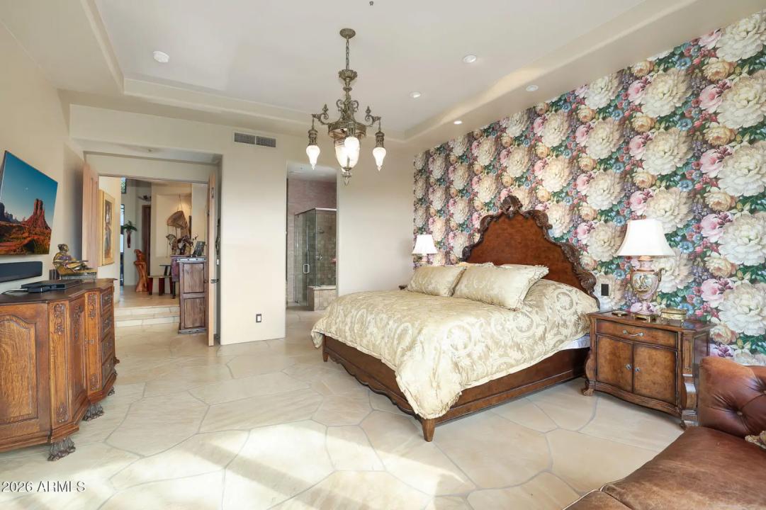 Real Estate Picture 22