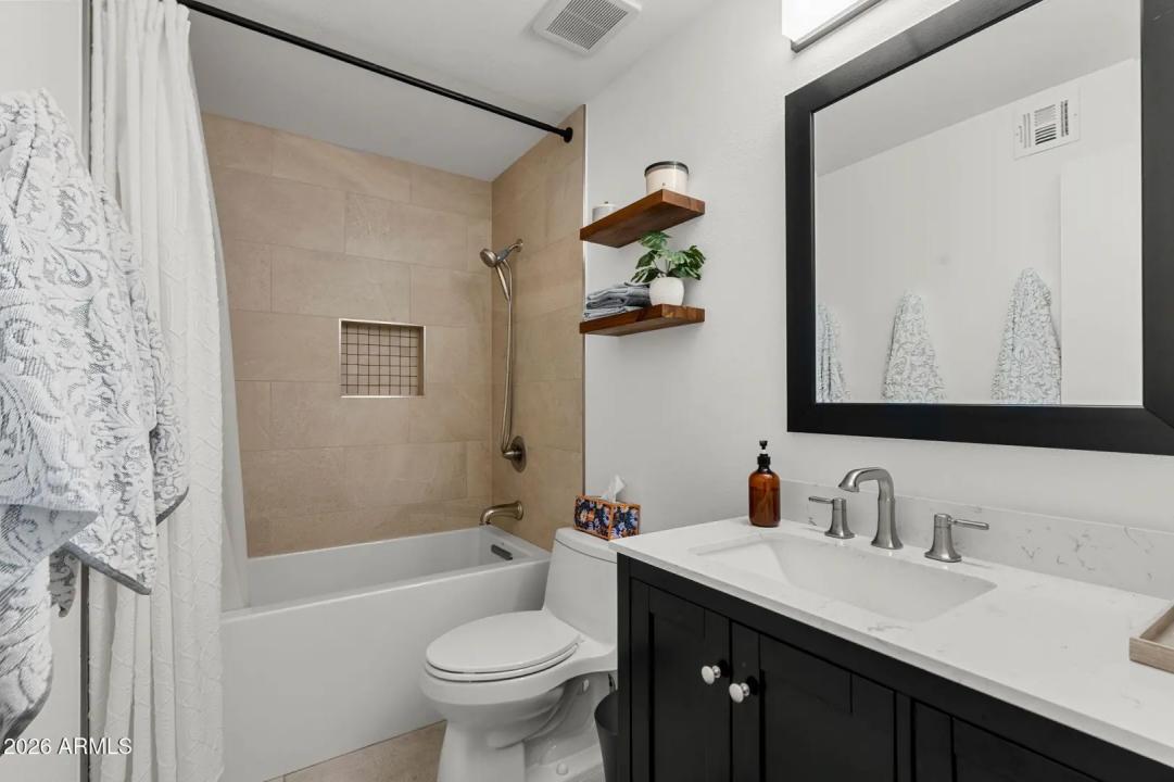 Real Estate Picture 23