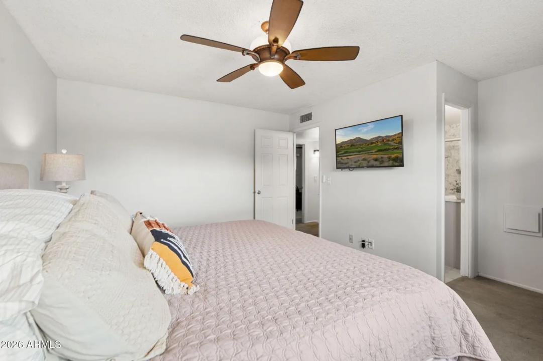 Real Estate Picture 16