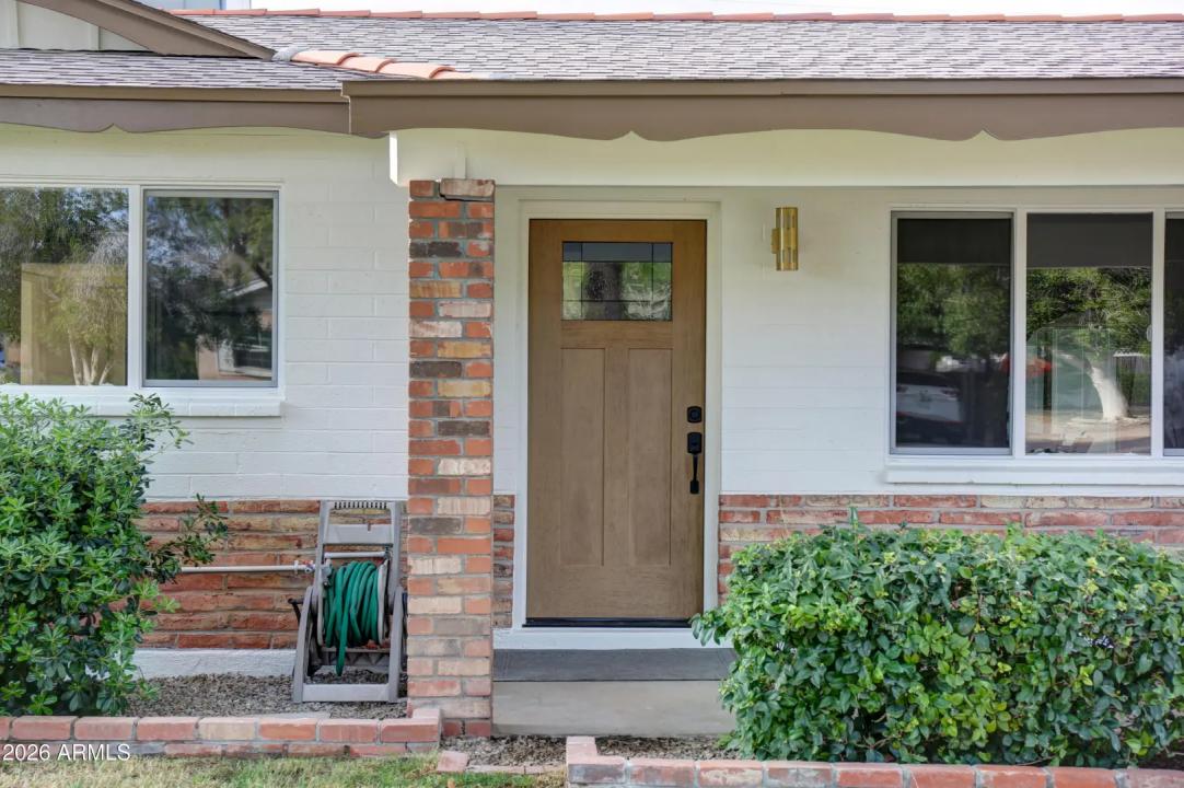 Real Estate Picture 3