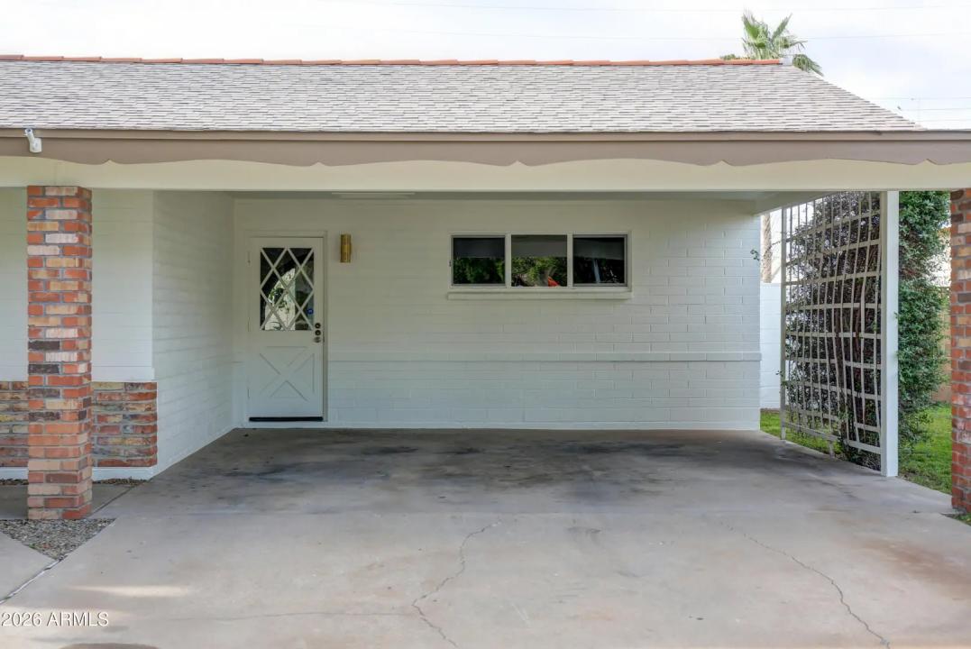 Real Estate Picture 4