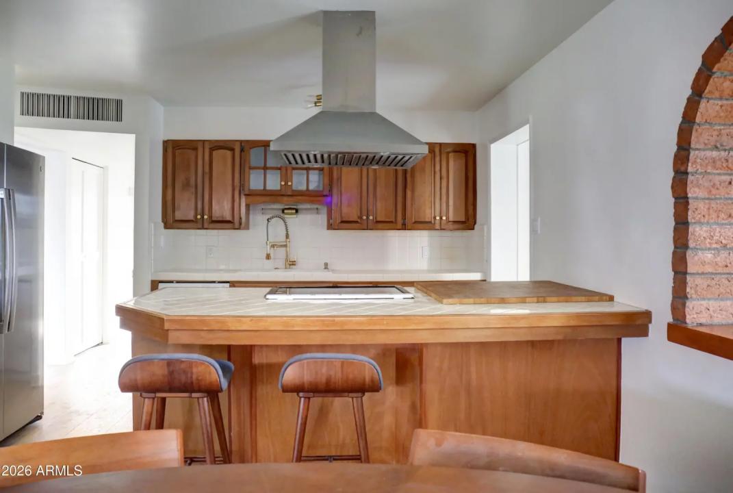 Real Estate Picture 8