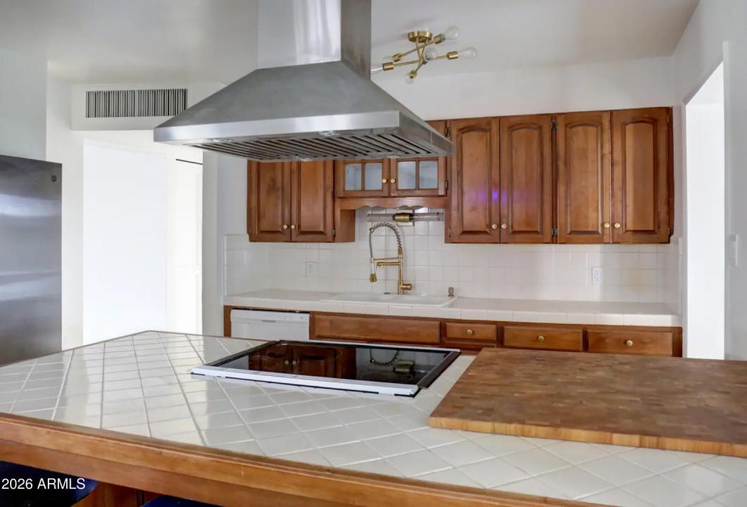 Real Estate Picture 9