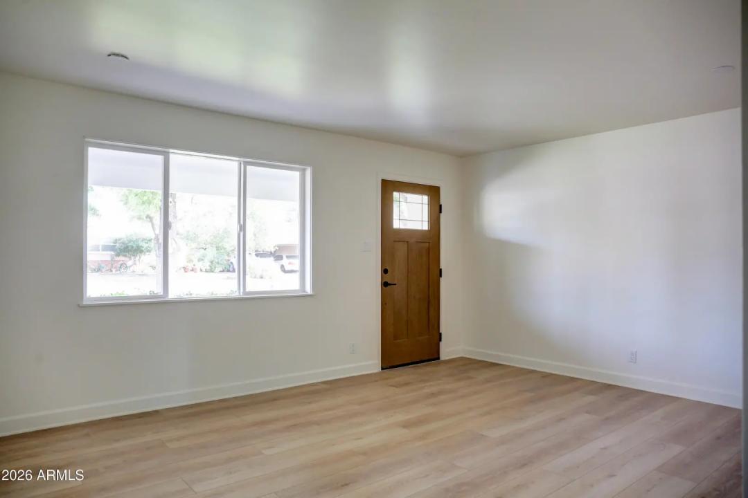 Real Estate Picture 10