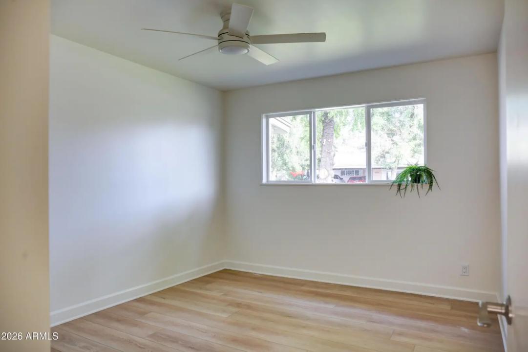 Real Estate Picture 22