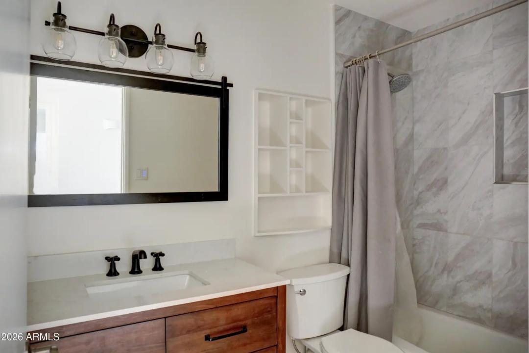 Real Estate Picture 18