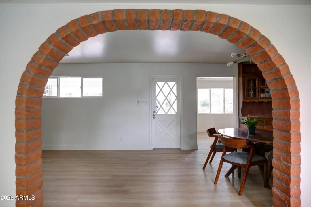 Real Estate Picture 17