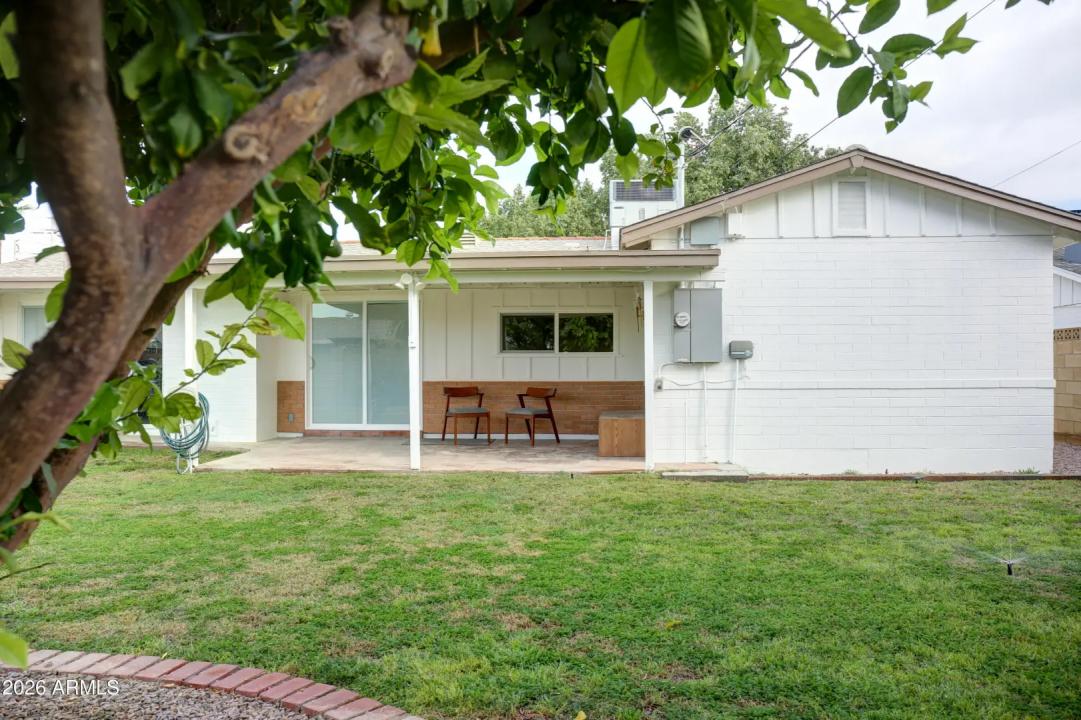 Real Estate Picture 11