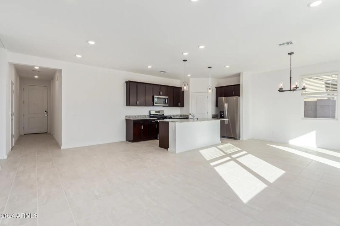 Real Estate Picture 9