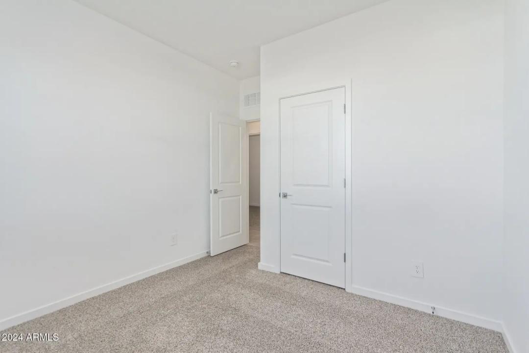 Real Estate Picture 18