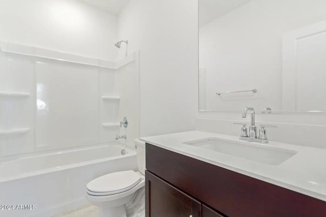 Real Estate Picture 19