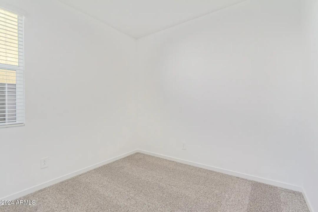 Real Estate Picture 22