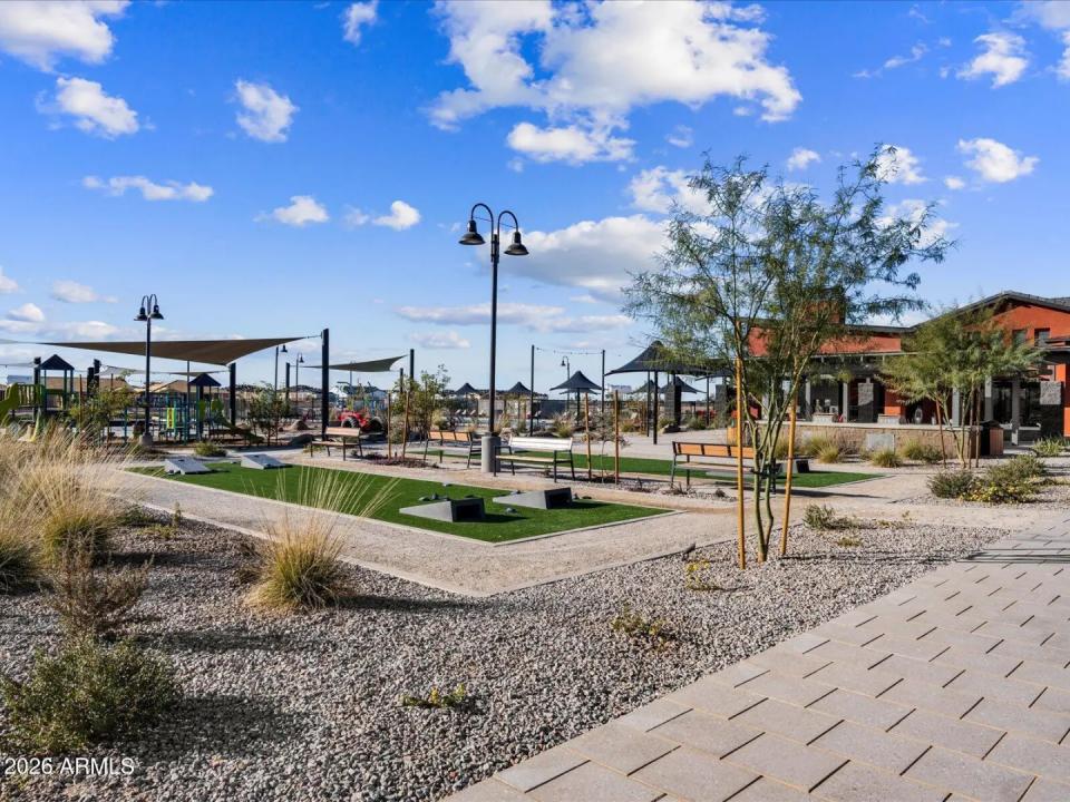 Real Estate Picture 37