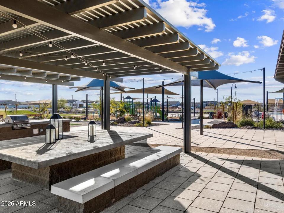 Real Estate Picture 38
