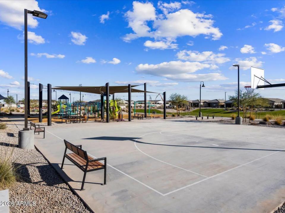 Real Estate Picture 40