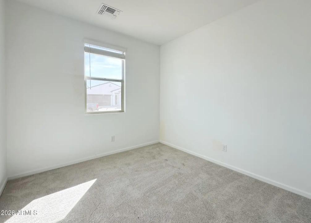 Real Estate Picture 5